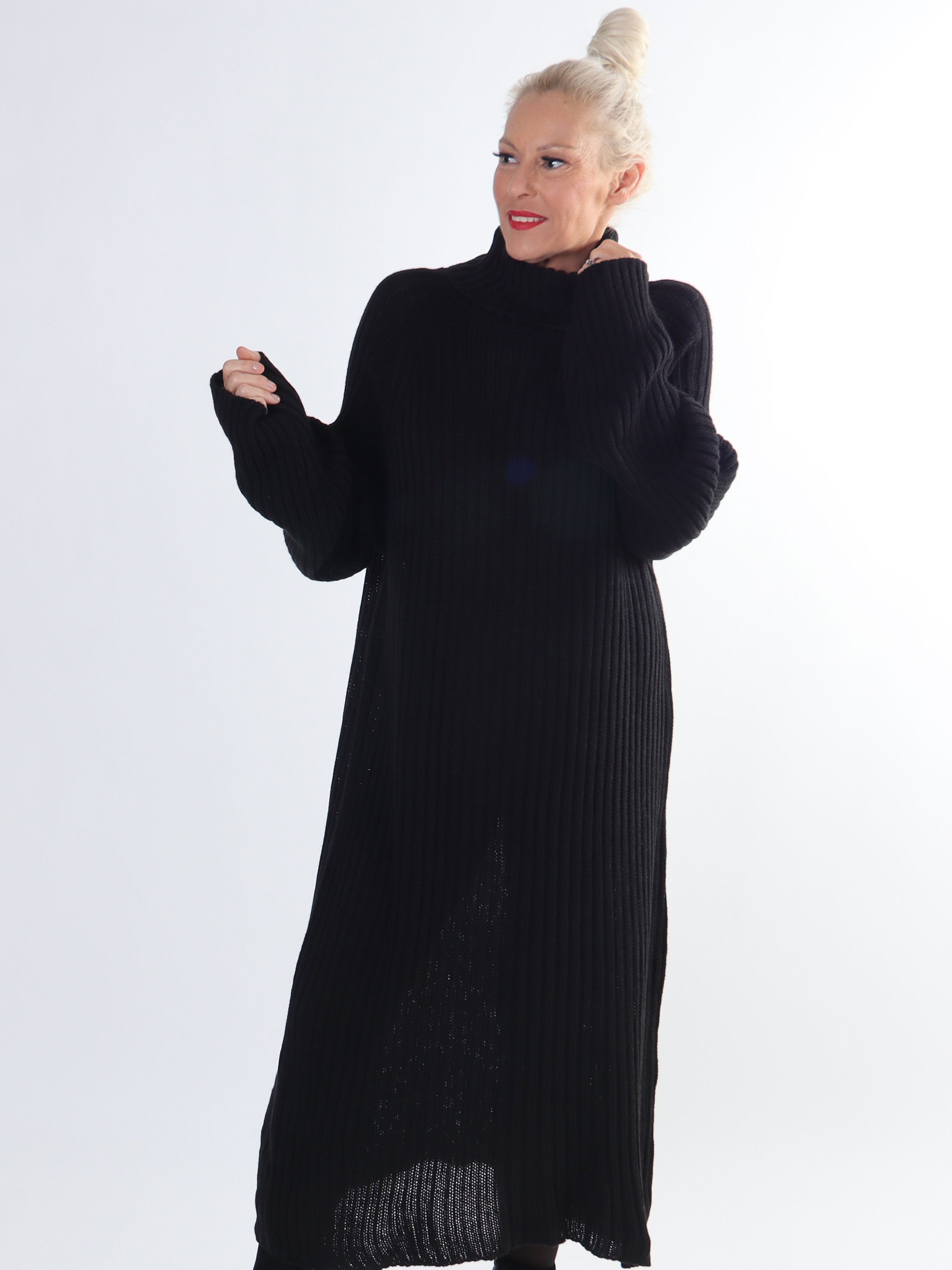 Milu - Lang plus size strikkjole med rib